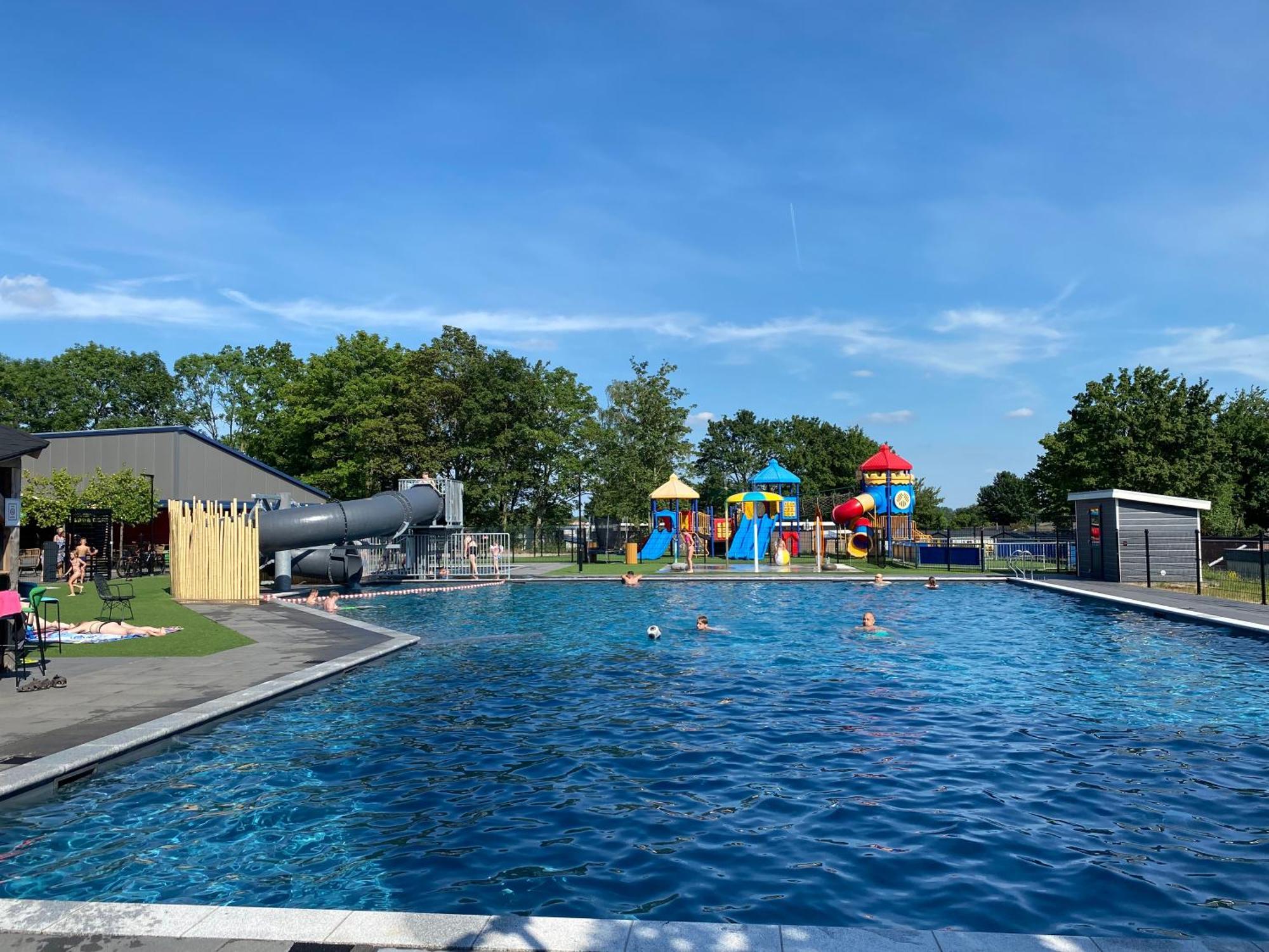 Ferienhaus Luxchalet #Vaju Lathum# Am See, Strand, Pool, Nationalpark Exterior photo