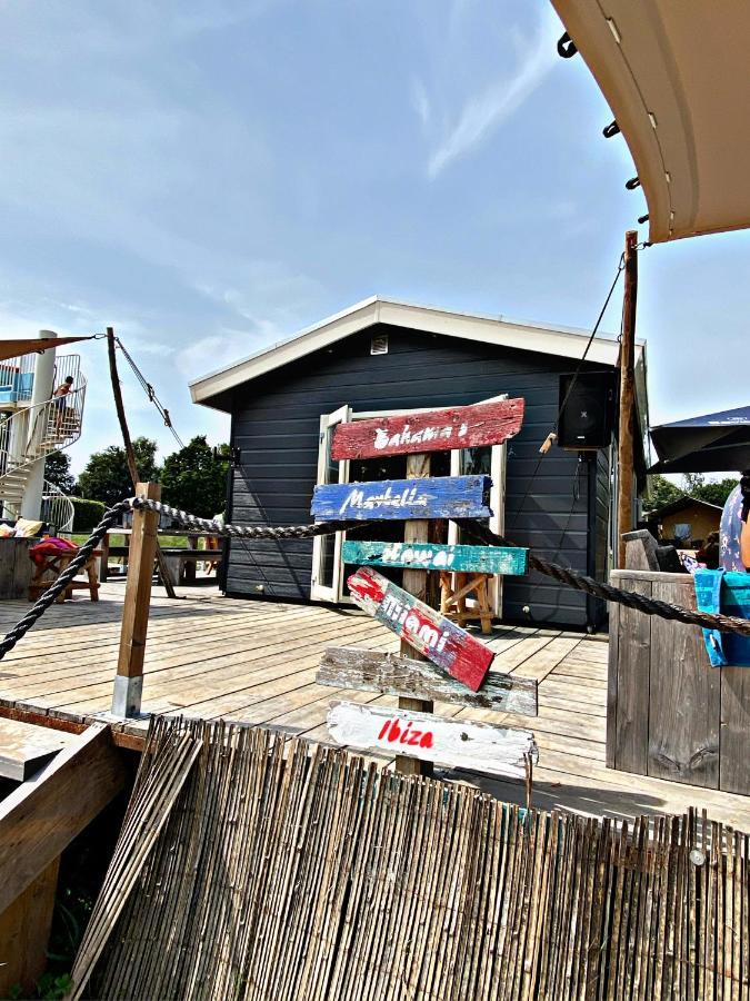 Ferienhaus Luxchalet #Vaju Lathum# Am See, Strand, Pool, Nationalpark Exterior photo