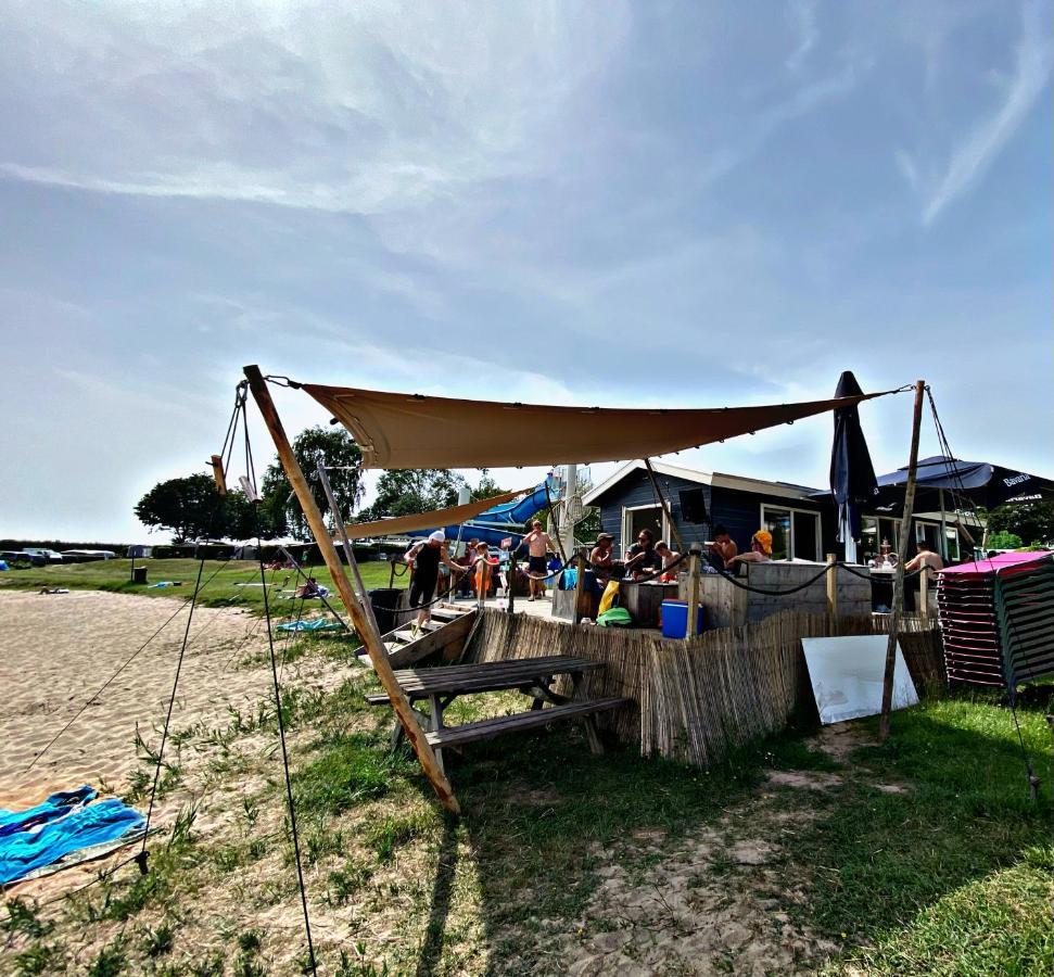 Ferienhaus Luxchalet #Vaju Lathum# Am See, Strand, Pool, Nationalpark Exterior photo