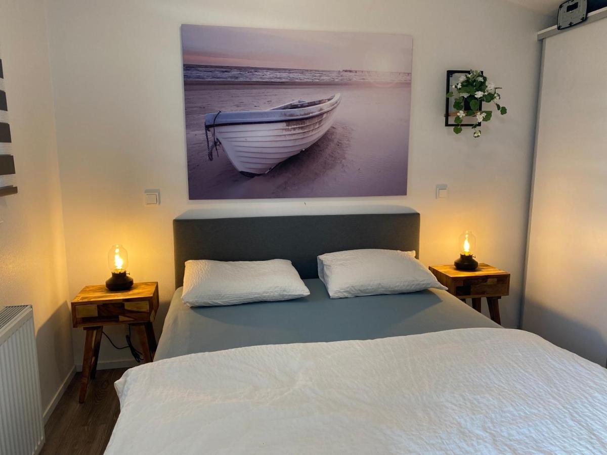 Ferienhaus Luxchalet #Vaju Lathum# Am See, Strand, Pool, Nationalpark Exterior photo